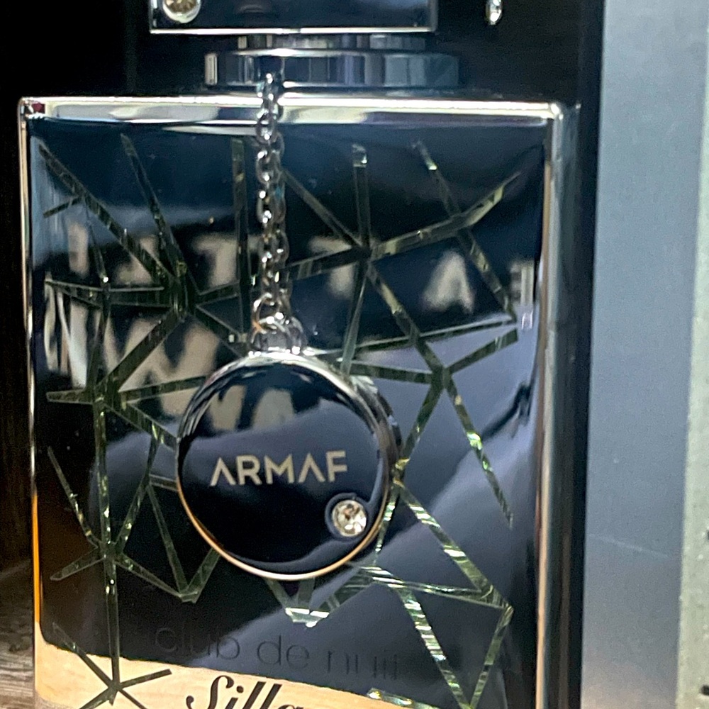 Armaf Club De Nuit Sillage